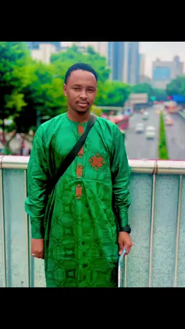 Venez on part visiter guanzhou #creatorsearchinsights #Streetstylevibes #OutfitCheck #Fashiontok #StyleChallenge #Musiquevibes #OOTD #TrendAlert #ModeUrbaine 