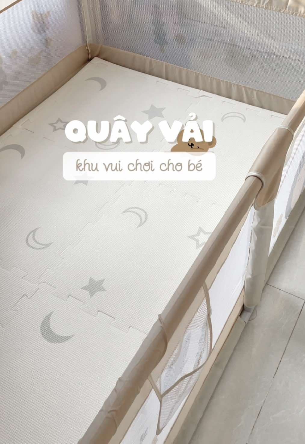 Trả lời @Em bé Leo thì tui mua cho nó tập đứng mà 🤣 nào nó chán tui pass, chứ đồ cho bọn trẻ con này có gì dùng lâu đâu bà, lớn nhanh thay đổi xoành xoạch ý 😆 mỗi món nó thích hợp cho một giai đoạn nhất định thôi, như quây này tui thấy tập ngồi tập bò tập đi rất oke luôn #mevabe #meshinthuine #quaycuichobe #quaycui #quaycuipakey #pakey 