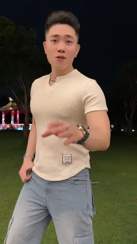 Áo Thun Nam Form Ôm sát Body C