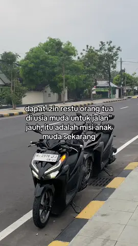 17 tahun kelas 10 alhamdulillah udah sering main jauh🤲🏻🙏🏻 sehat sehat pak mak e #fyp #vario150 #foryoupage 