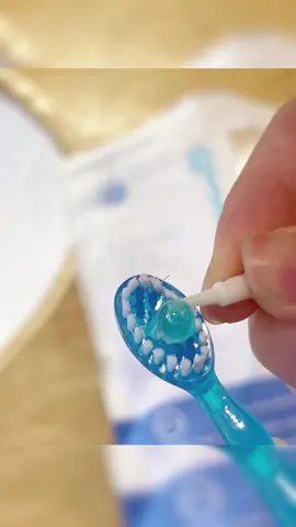 The 5-in-1 toothbrush is weirdly genius.Let’s test it #traveltoothbrush #quiptoothbrush #minitoothbrush #TikTokShop #toothbrush #5 #selfbrushingtoothbrushtiktokshop #toothpaste 