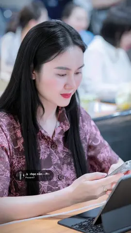 Trông cái bản mặt lúc làm việc nghiêm túc thật 😅😅 #CapCut #phuongpham #fyp #xuhuong 