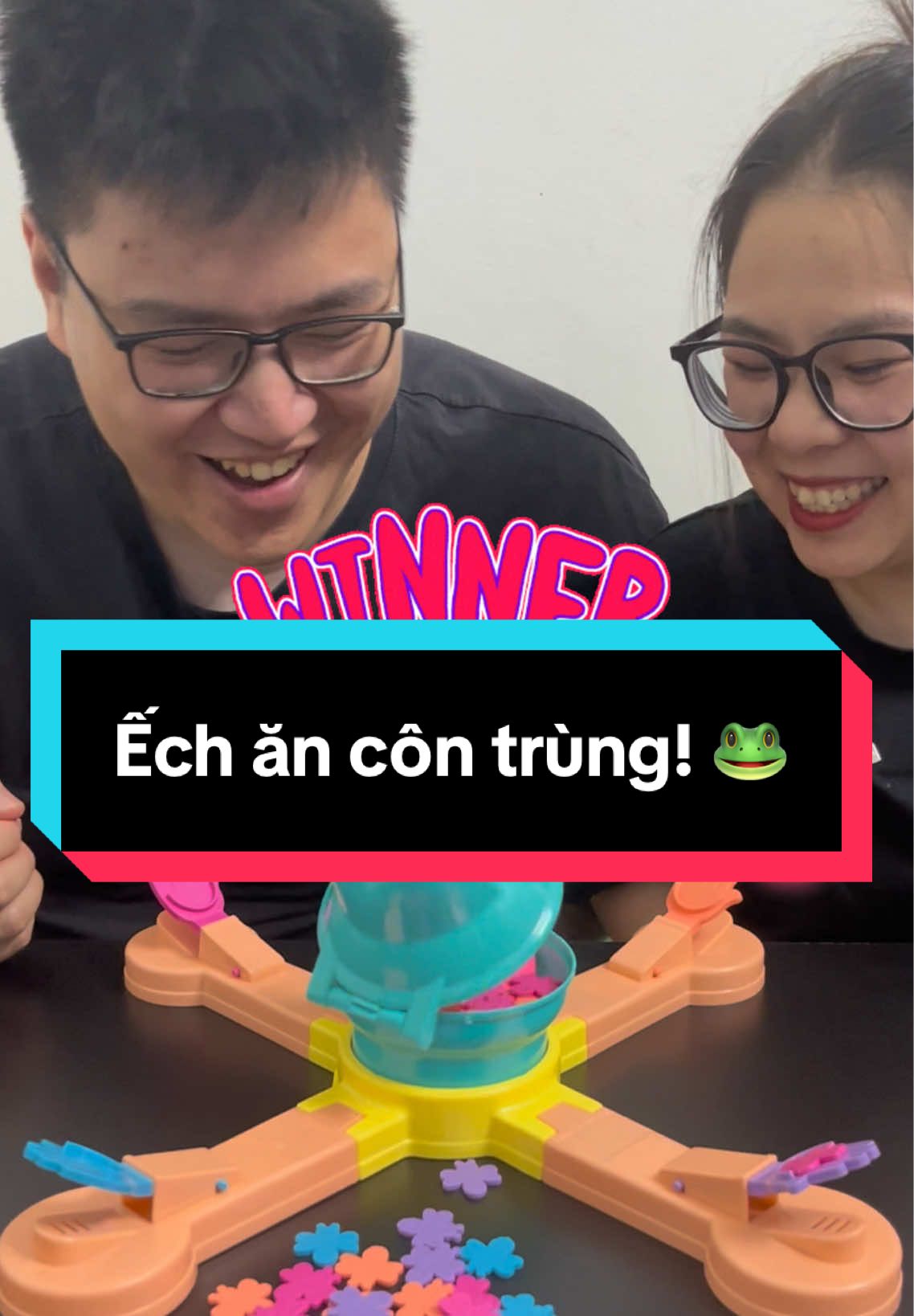 Ếch ăn côn trùng! Trò chơi rèn luyện sự khéo léo tuyệt vời #giaitrinhangheo #dochoithongminh #xuhuong #boardgames 