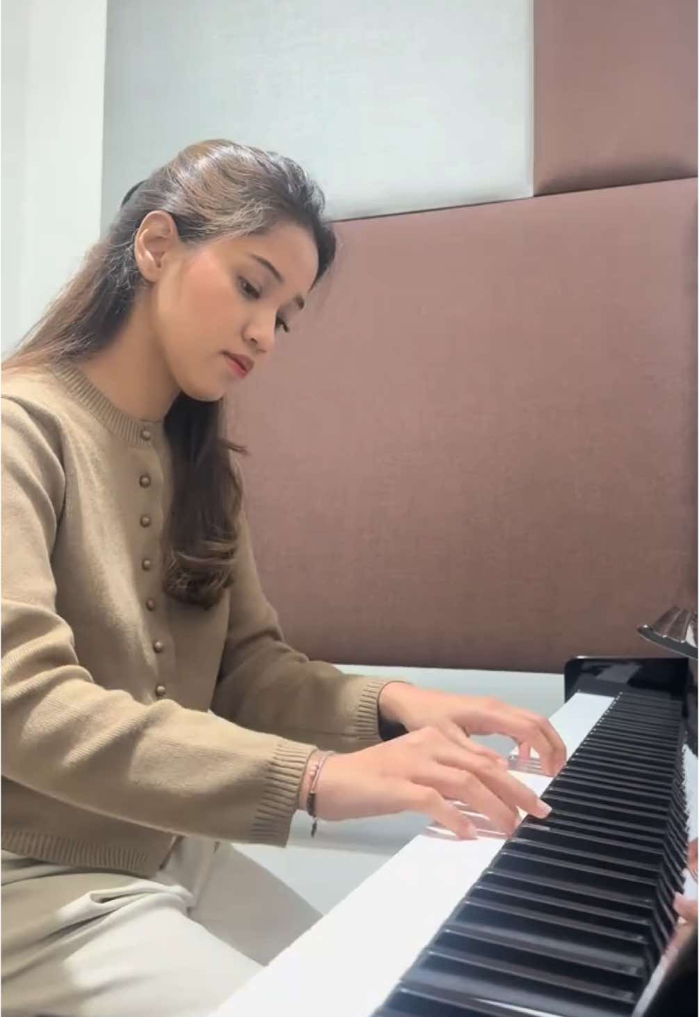 cantik bgt lagunya tp susah bgt juga🥹 suara hati seorang kekasih - ost aadc 🫶🏼