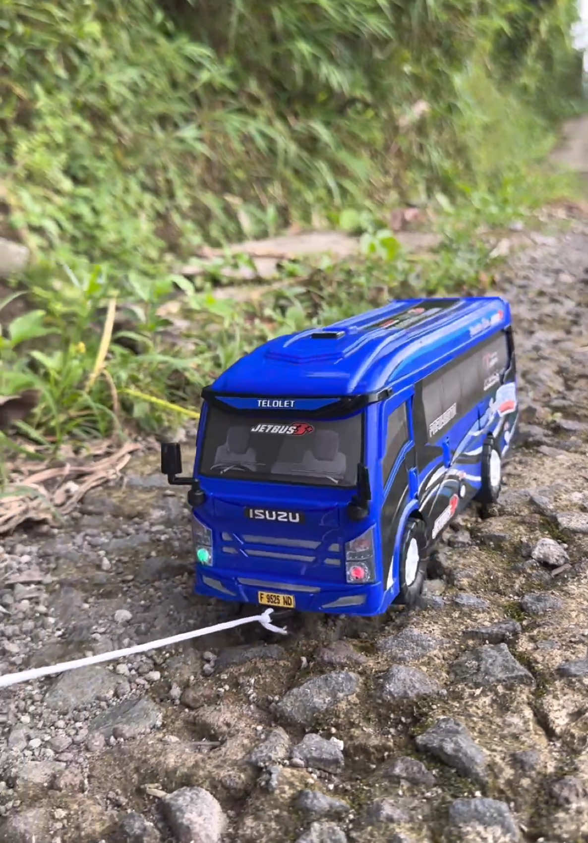 Mainan Mobil ELF #mobilmobilan 