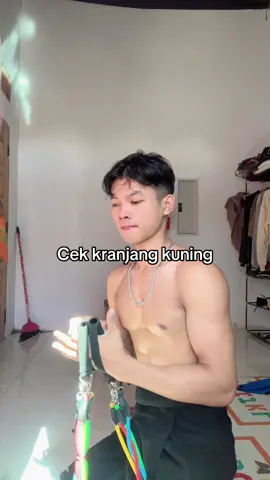 #CapCut #sixpack #flexingbody #gym 
