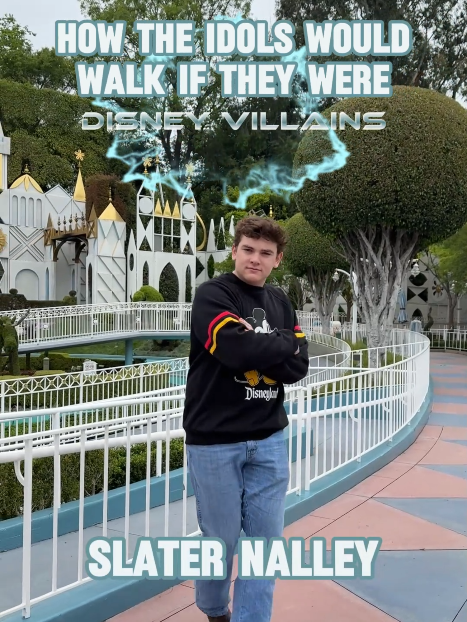 Walk like a Disney Villain, sing like an #IDOL. 😈🎤 #disneyland #disneynight #disneyvillains #americanidol