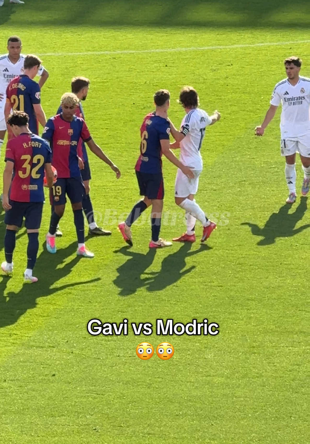 #gavi #modric #ElClasico #realmadridfc #lamineyamal #barcelonafc #barca #1on1 #foul #unfair #madrid  