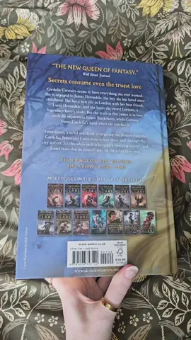 This was one chunky book #bookworm #booktoker #BookTok #fyp #foryoupage #bookreview #bookrecommendations #bookshelf #bookstan #tbr #tbrlist #booktokuk #shadowhunters 