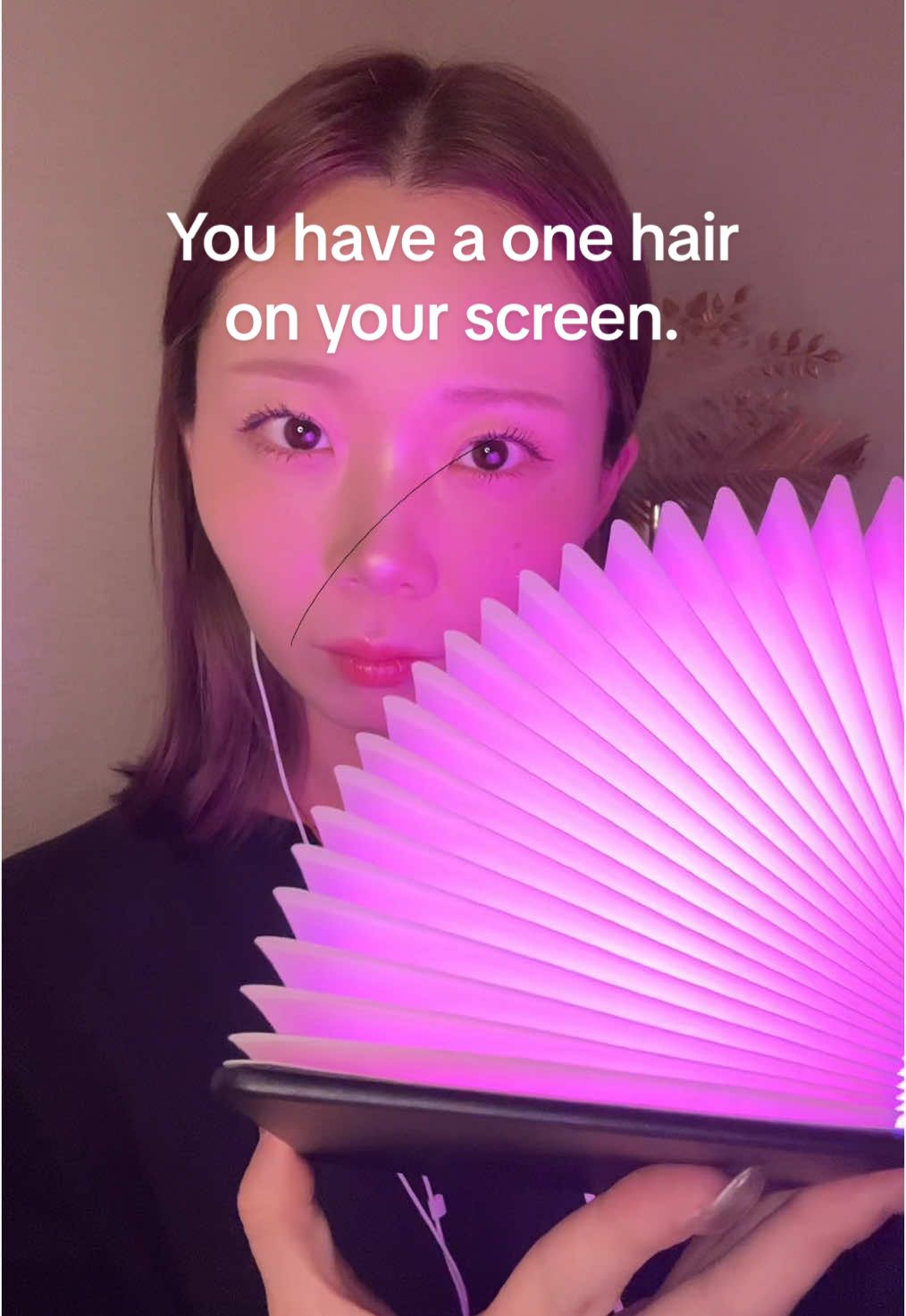you have a one hair on your screen.かなり久しぶりに髪の毛ついてたよ！😳※マウスサウンド注意⚠️ #髪の毛ついてるで #haironyourscreen #screencleaning #mouthsounds #asmr