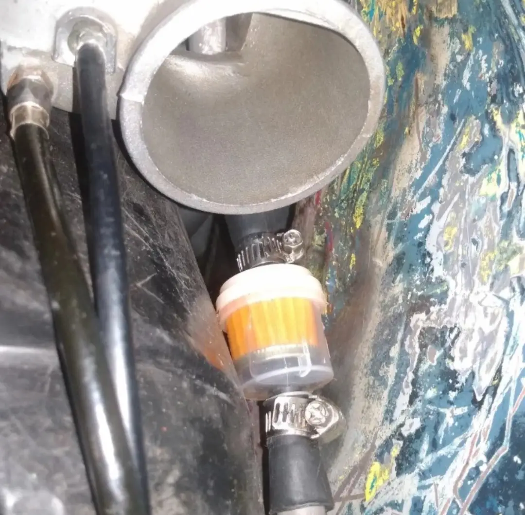Filter Bensin Magnet Motor Universal Bisa Untuk Vespa Terlampir Foto Kondisi Terpasang Rp. 5.000 #bensin #selangvespa #vespasuper #vespasprint #saringanbensin 
