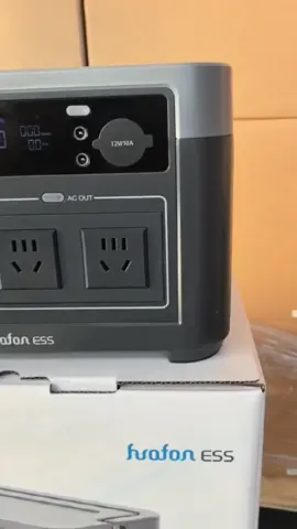 HUAFON ESS P600 – TRẠM TÍCH ĐIỆN CAO CẤP DUNG LƯỢNG KHỦNG 600W 👉Giá Thơm cho AE nhập Sỉ - Nghe giá là xúc  👉Alo /zalo 0816544444 VÌ SAO CHỌN HUAFON ESS P600? 1. Dung lượng khủng – Công suất ổn định: • Dung lượng pin: 635Wh • Công suất hoạt động liên tục: 600W • Công suất tối đa: 1200W 2. Kết nối đa năng – Tương thích mọi thiết bị: • 2 cổng AC 220V • 1 cổng DC 12V/10A • Cổng USB-A, QC 3.0, USB-C PD 100W sạc siêu nhanh 3. Màn hình LCD hiện đại: Hiển thị mức pin, công suất tiêu thụ và thời gian sử dụng còn lại theo thời gian thực. 4. Tích hợp đèn LED chiếu sáng ban đêm Dải đèn tiện dụng cho cắm trại hoặc khẩn cấp khi mất điện. #TRẠMTÍCHĐIỆN  #tramsạc