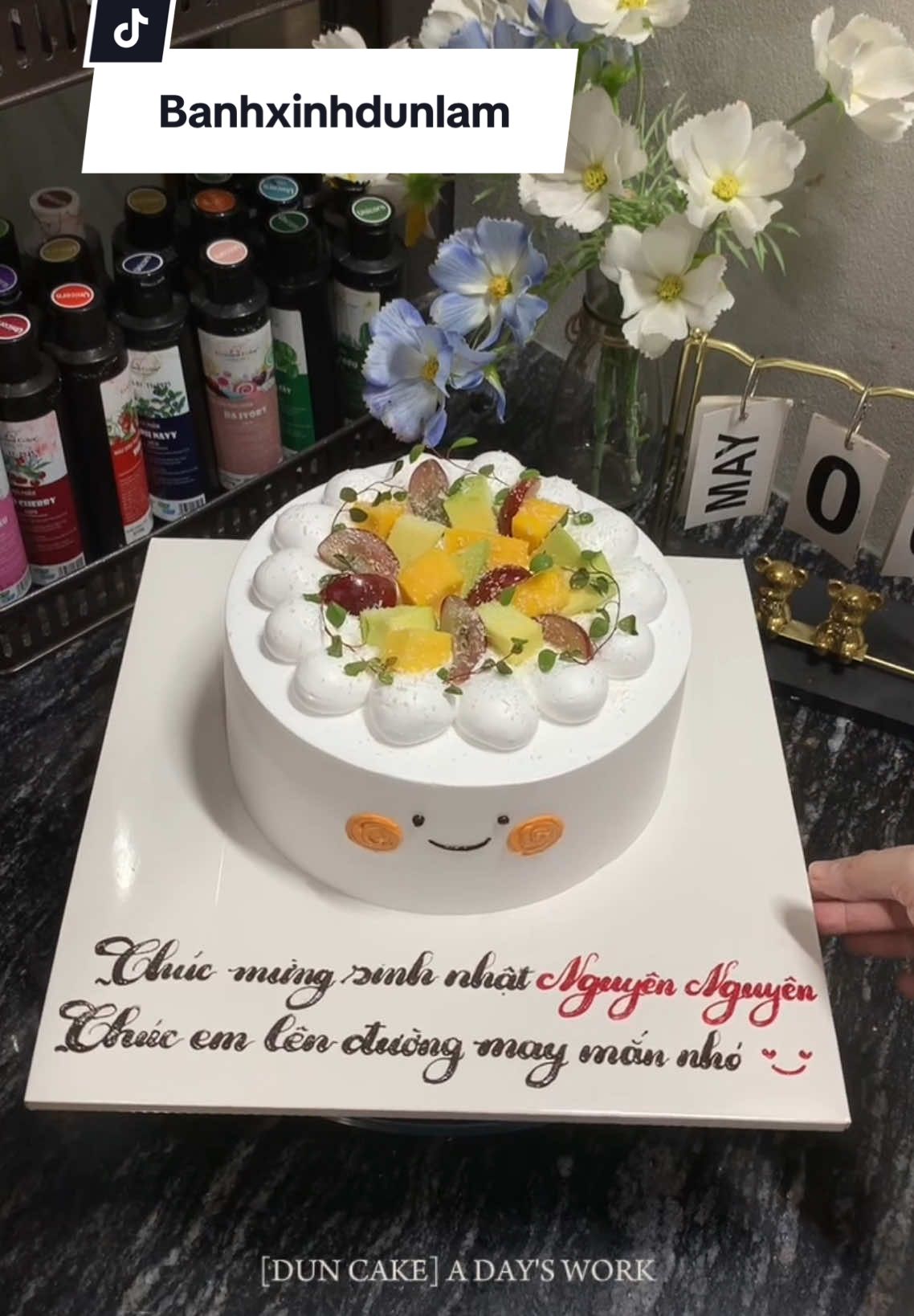 Thời tiết hông chiều lòng mình gì cạ.. Phải kiếm a nào chiều mình thôiiii 🤭🌷 #duncake #banhxinhdunlam  #banhkemxinh #cake #xh #bánh #banhtheoyeucau #banhsinhnhat #banhkemhiendai #maubanhdongian #banhkemhanquoc #xuhuong #banhkem🎂 #banhdethuong 