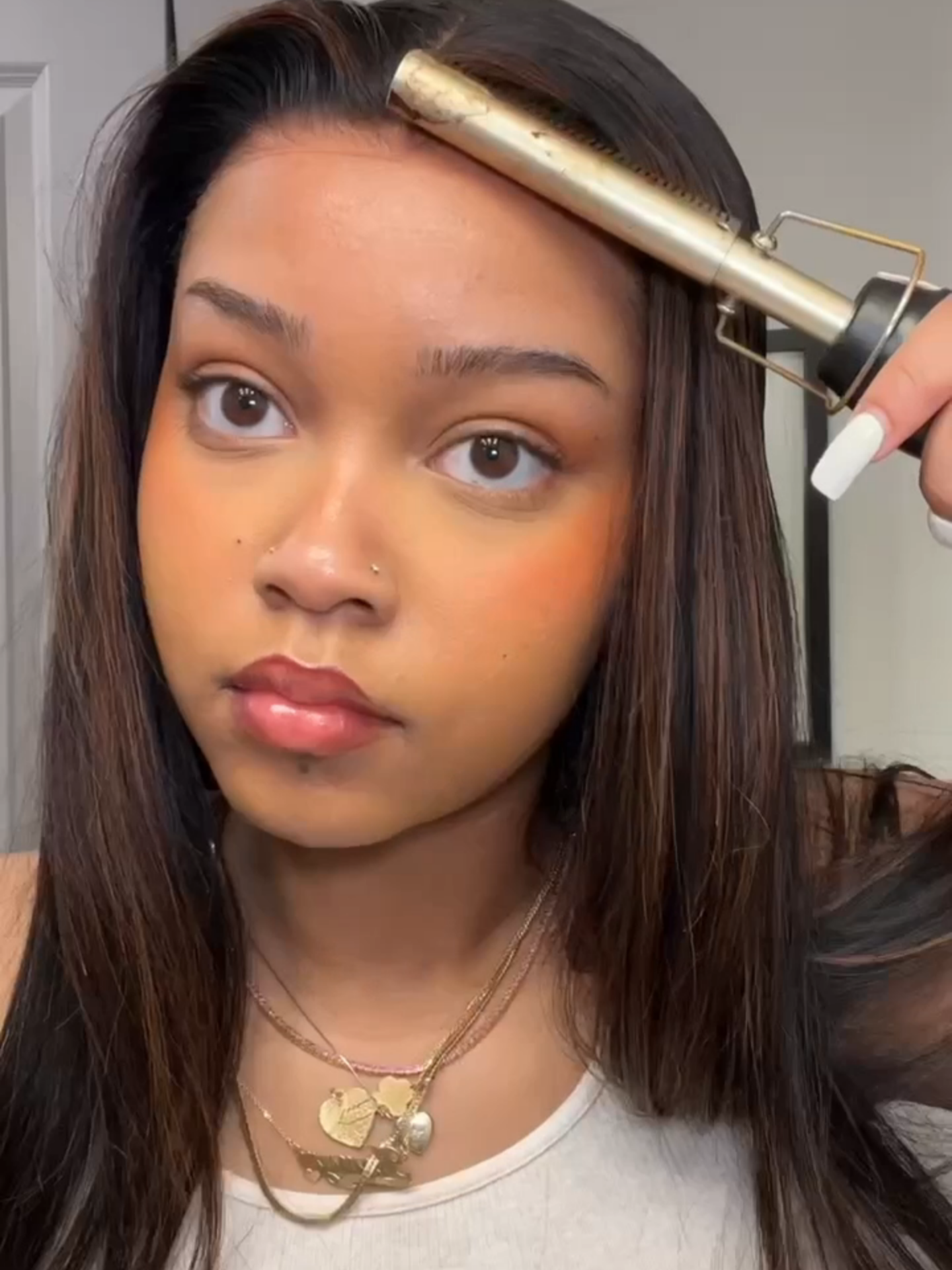 The highlight is everything!!💓😍 - Hair info: 20 inch, LFS010✨ - 🔗in my bye-oh to get the same👆🏿#myfirstwig #qualitywig #humanhairwig #beginnerwig #wig #blackgirlmagic #hairstyles #whatyouseeiswhatyouget #wiglover #silkyhair #wiginstall #fypage #straighthair #highlightwig