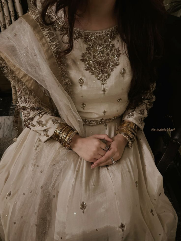 this song is such a masterpiece 👏🏻👏🏻#desivibes #lyricsvideo #lyrics #trandingsong #old #oldschool #oldisgold #muhabat #aesthetic #fyppp #foryou #bollywood #oldbollywoodsongs #90smusic #90saesthetic 