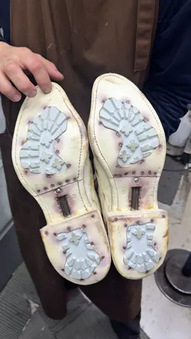 ASMR REPAIR 🔊 - let’s install custom vibram half rubbers and rubber heels on a pair of Carol Christian Poell white boots! A truly unique rubber installation process 🫶🏻  #asmr #cobbler #highshine #mirrorshine #masonandsmith #cobblers #cobblershop #ccp #carolchristianpoell #tabicobbler #margiela #guidi #halfrubber #shoerepair #shoerepairshop #cobblers #shoefix
