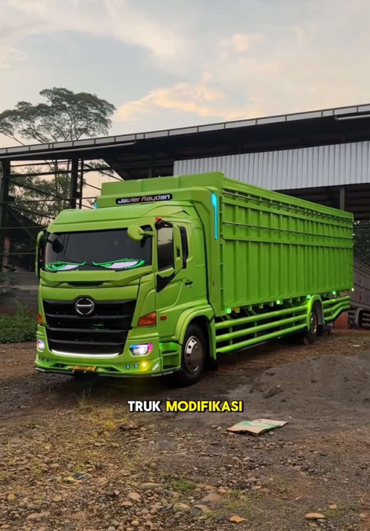 Modifikasi truk hino 500 spek mbois👀🪩 #irsyadputrakaroseri #trukmodifikasi #truck #modifikasi #otomotif #viral #trending #fyp 