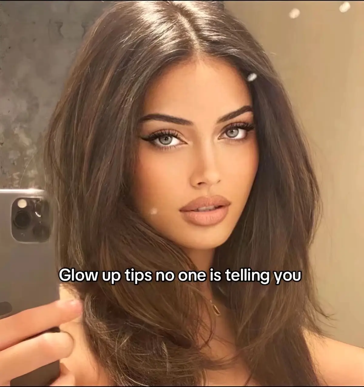 Want to more glow up tips to become unrecognisable? Check out my glow up ebooks, link in bio. #foryoupage #fy #girl #GlowUp #glowuptips #adviceforgirls #beautytips #BeautyTok #beautyhacks #aesthetic #feminine #glowupforreal #foryou #fyp #almondeyes #contrastmakeup #makeuphacks #faceshape #celebritylookalike #makeuptipsandtricks #contouring #coloranalysis #makeup #blondehair #visualweight #glowuptipsforyou #howtoglowup