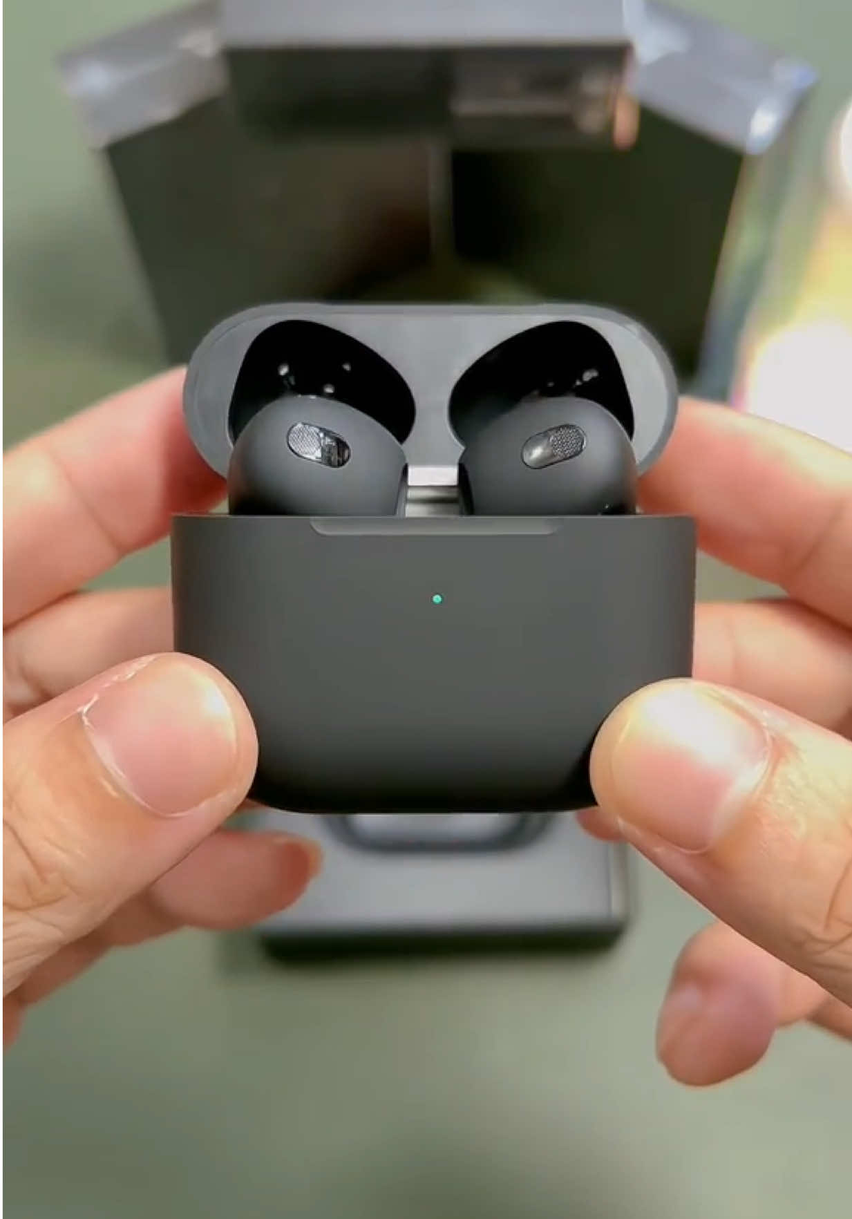 Lên cho anh em tai nghe ap3 đen nhám,thiết kế đẹp âm thanh êm ái đàm thoại rõ nét #tainghebluetooth #tainghekhongday #xuhuongtiktok 