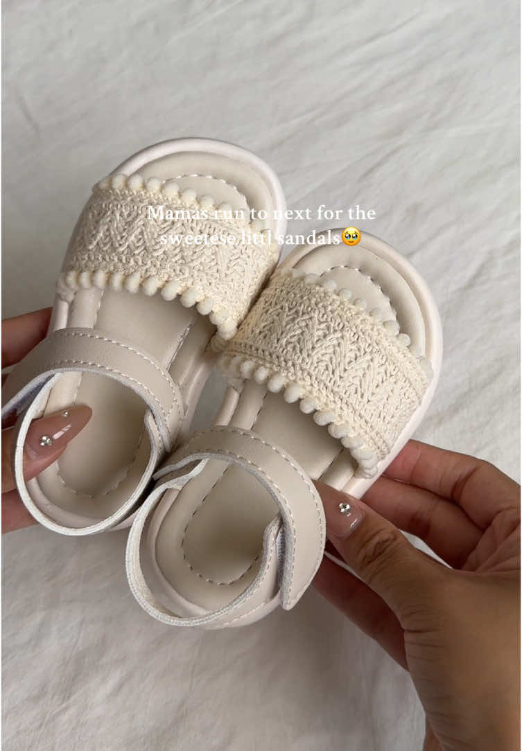 Loving these to go with any summer outfit!!!✨🤍🫧#sandals #girlssandals #girlsmom #motherhood #kidsfootwear #summeroutfit #fyp #dealdrops #tiktokmademebuyit 