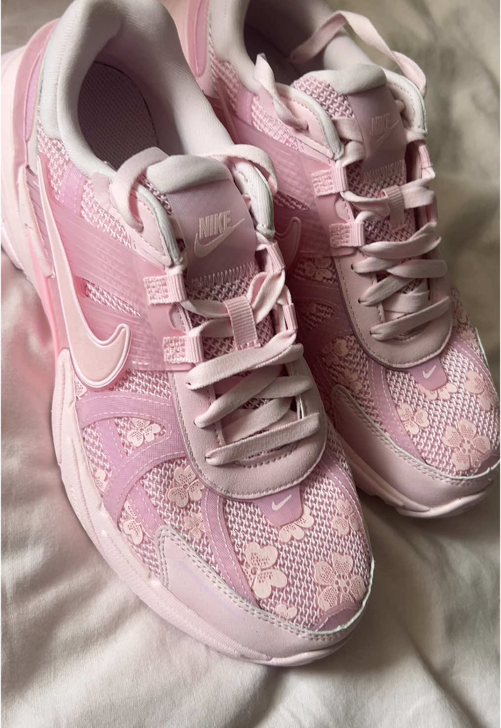 J’ai eu tellement de mal à les avoir 💗💗 #nikev2krun #pink 