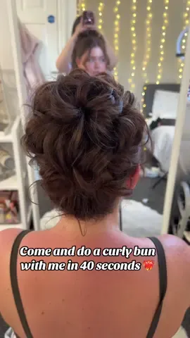 😍😍 #hairstyleideas #hairstyles #curlybun #updo #pinupstyle #pinup #mamchester #fallowfeild #hairtok #hairstyle #promhair #graduation #graduationhair #tutorial #viral #fyp #fyppppppppppppppppppppppp 