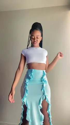 They said I shouldn’t do too much 😭😔#FYP #momobabes21 #dancechallenge #amapianodance #moveyourbody #dancechallenge 