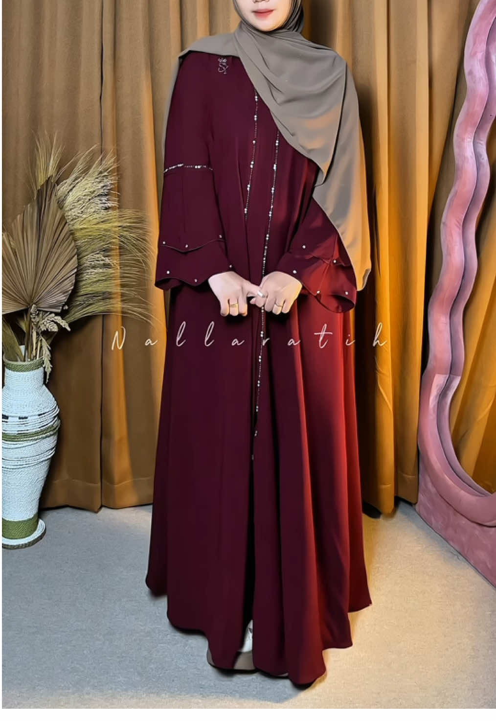 Warna maroon nya cakep banget😍❤️🤏🏻 #abaya #abayahaifa #abayastyle #abayagirls 