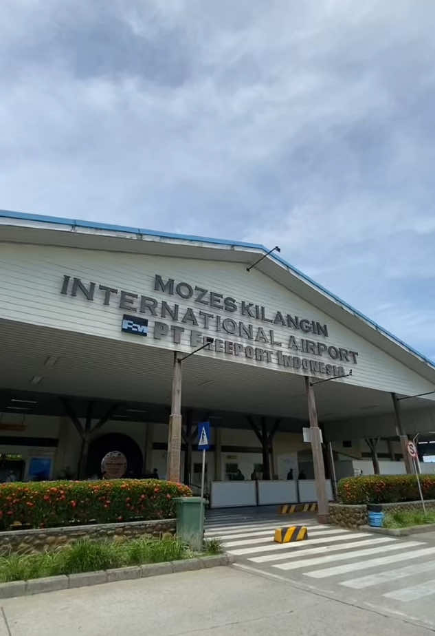 From Timika to Palembang. #timikapapua #papua #tembagapura #ridgecamp72 #fyp #viral #tiktokviral #Timika #airfastindonesia #moseskilanginairport #palembang #palembangtiktok #pejuangrupiah #anakrantau 