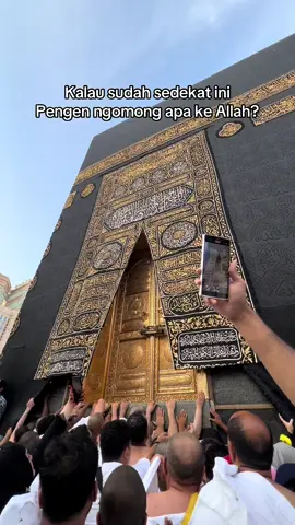 🥹🥹🥹 #kabah🕋 #mekkah #umroh #hajaraswad #berdoa #quotes #fyp #tiktok #arabicsong #saudiarabia #umrohyuk #masyaallahtabarakkallah #allahummabarik #allahuakbar 