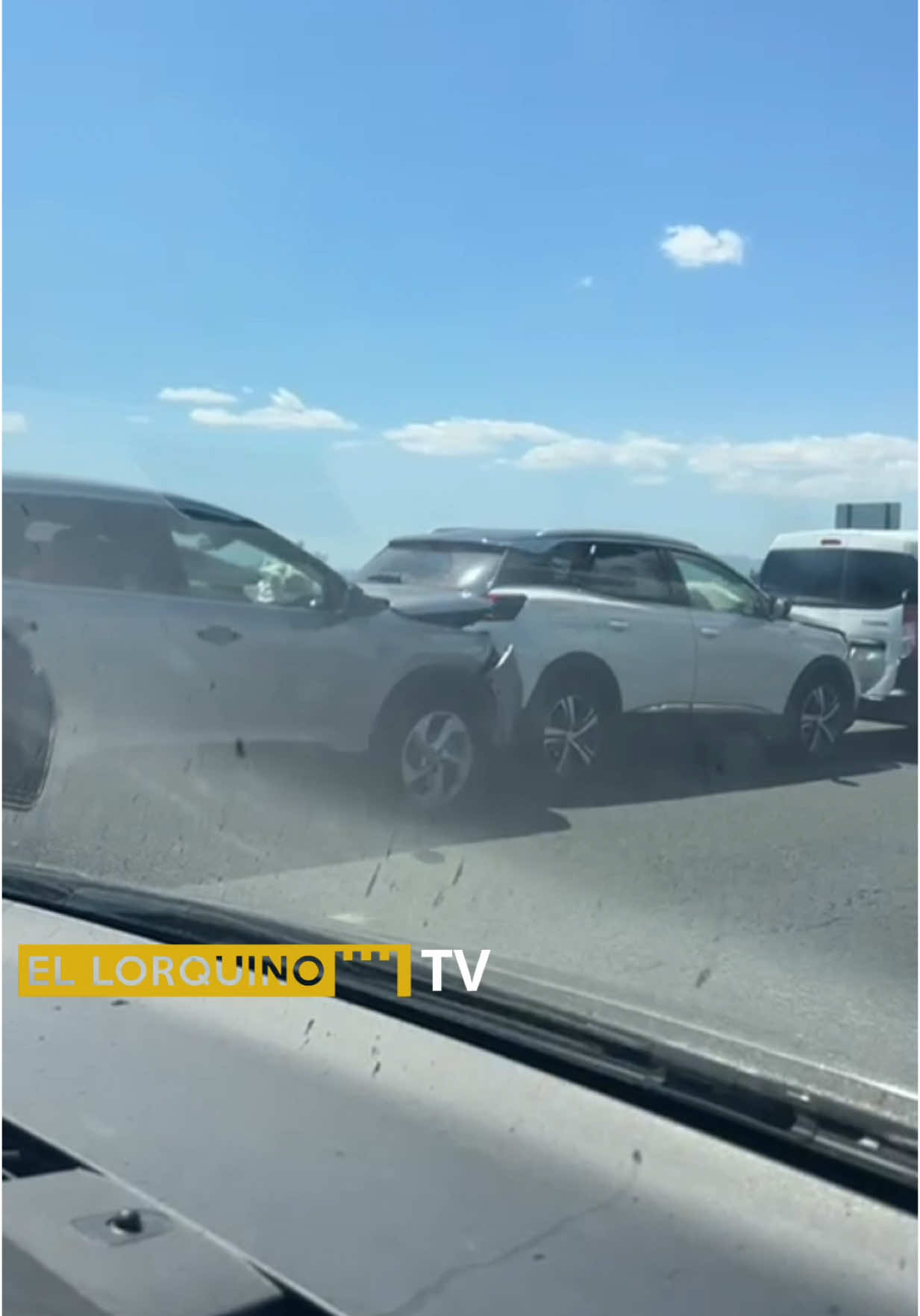 Última Hora: Colisión múltiple de al menos 11 vehículos en la autovía A-7 a la altura de La Hoya (Lorca), a la salida de la vía 596, dirección Almería.  #accidentes #lorca #murcia 