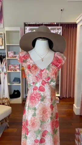IT’S MANNEQUIN MONDAY🤍🤍🤍  #summeroutfit #OOTD #sundress 