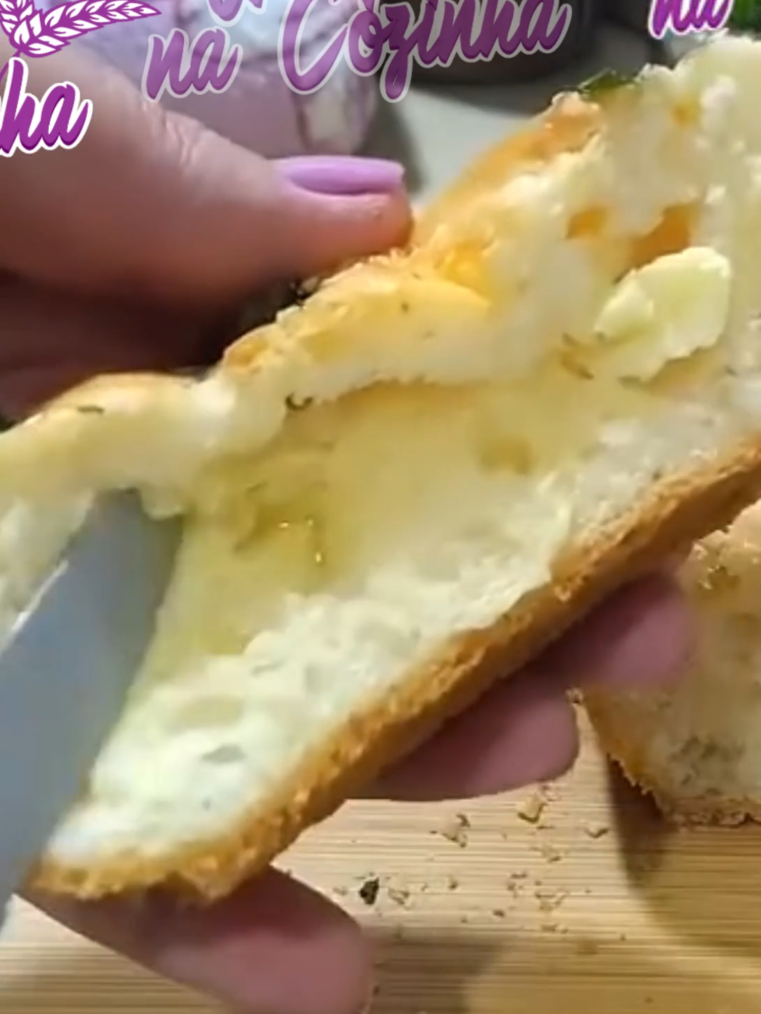 Pão caseiro com manteiga #receita #pão