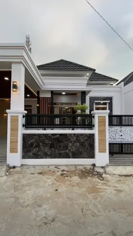 RUMAH MEWAH MINIMALIS MODERN RASSMA RESIDENCE 11 DIBNGUN HANYA 2 UNIT TERSISA 1 UNIT  LOKASI JL UJUNG PANDANG 1 PONTIANAK KOTA ✅ SPESIFIKASI : RUMAH BARU TYPE 105+ LUAS TANAH 11 X 20 METER 3 KAMAR TIDUR 2 KAMAR MANDI + WC RUANG TAMU RUANG KELUARGA RUANG MAKAN RUANG DAPUR TERAS SAMPING AIR BERSIH PDAM LANCAR ✅ BONUS : Smart Door Lock Kitchen Set + Kompor Tanam Exhaust + Westafel Cuci Piring Full Pagar Keliling + Rolling Carport Luas 2 Mobil Carport full keramik Kanopi Permanen (dak beton) Taman Minimalis Depan Rumah Lampu Hias Gantung Lampu Hias Tiang Pilar Wall Moulding Kaca Bevel Backdrop tv Pintu Geser Alumunium Sliding Door Samping & Belakang Sisa tana belakang di cor. Kanopi belakang rumah Mesi air otomatis Ground tank 4 kubik. ✅ FASILITAS : Lantai Full Keramik Granit 60x60 Pintu Kayu Bengkiray Jendela kayu bengkiray  Rangka Atap Baja Ringan Pondasi Cor Beton + Cakar Ayam Pondasi Rumah Tinggi Plafond Dalam Rumah Tinggi Interior Lampu LED + Motif Sertifikat Hak Milik + IMB Listrik 2200 Watt BOKING UNIT 20 jt SUDAH TERMASUK DP. HARGA Rp.1.188.000.000.Jt BISA KREDIT KPR LEWAT BANK WA : 0858 0621 4267 #rumahpontianak #perumahanpontianak #carirumahpontianak 