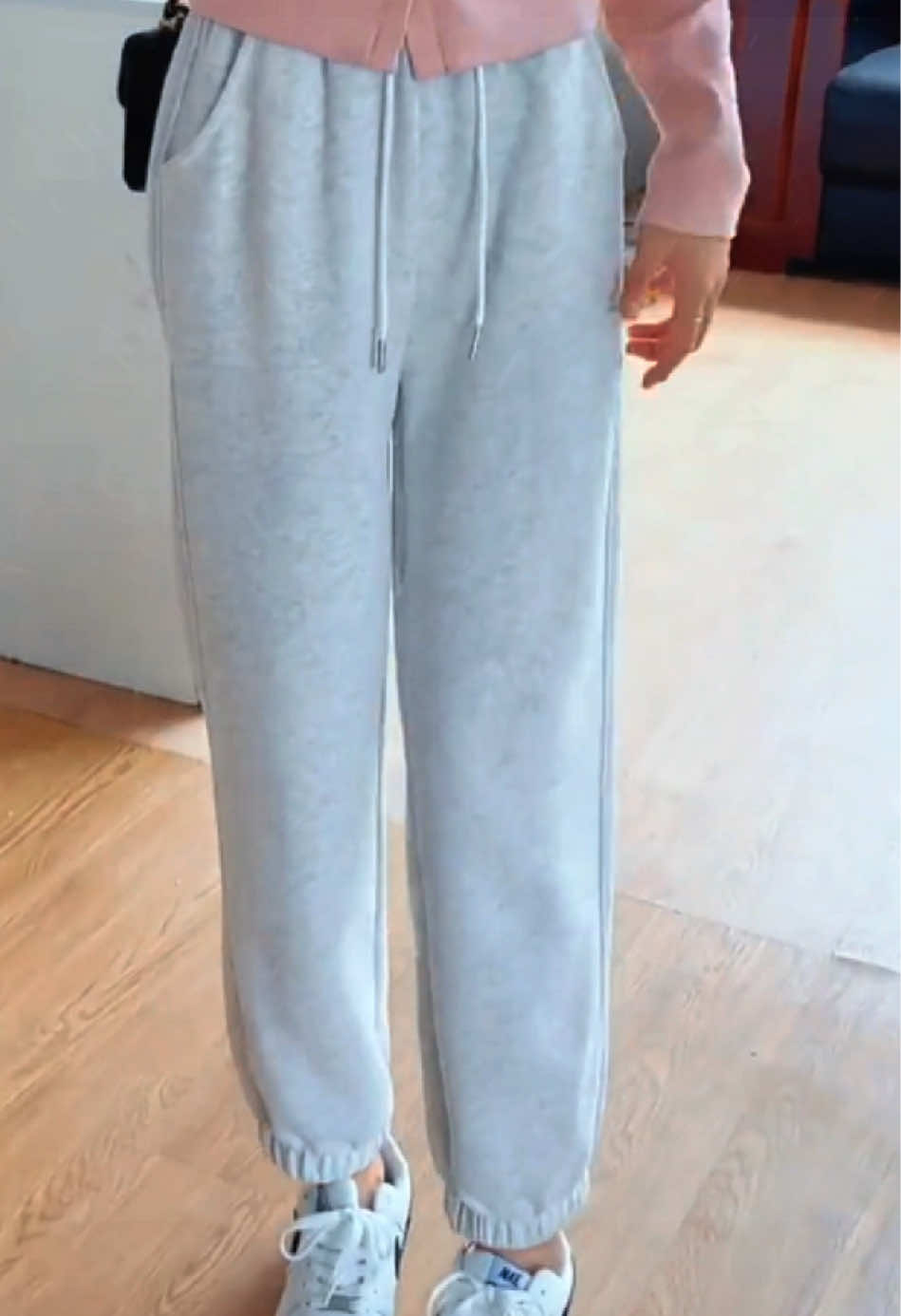 SWEATPANTS JOGGER WANITA UNISEX PREMIUM WARNA PASTEL SIZE M、L、XL Sweatpants Korean Style，Celana Pajang Polos Jogging Nge Gym Gim，Celana Sweatpants Dewasa，Celana Panhang Tali Pakaian Sport #fyp #tiktokshop #tiktok #pants #sweatpants #cheap 