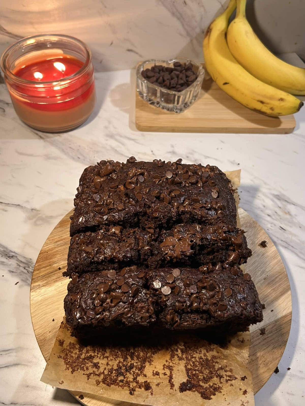 homemade double chocolate banana bread🤎🍫🍌     recipe: 3 bananas ( ripe & mashed ) 1/2 cup melted butter (115g) 1/2 cup brown sugar (110g) 1/2 cup granulated sugar (100g) 1 egg 1 tsp vanilla extract  1/2 cup cocoa powder 45g) 1 cup of flour (120g) 1tsp baking soda  pinch of salt  & chocolate chips( measure with your heart)    bake at 350•F for about 45-50 minutes. (i recommend inserting a toothpick to see if it's finished, if not continue baking ) so simple and SO good    #chocolate #bananabread #bakingrecipe #baking #Recipe #fyp 
