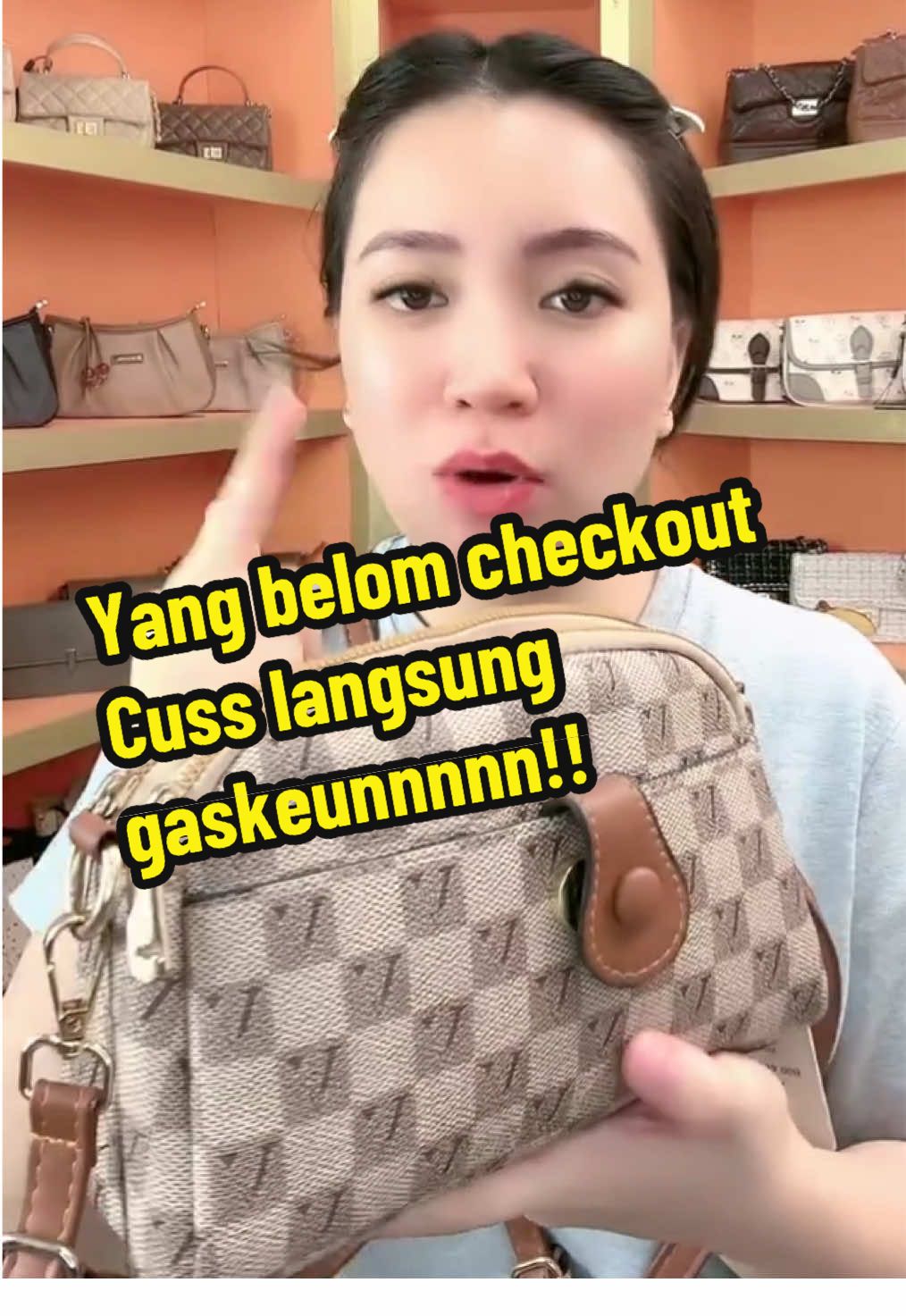 Langsung aja bun di checkout payment yaa!! Harga 70rban #tas #murah #cakep #checkout 