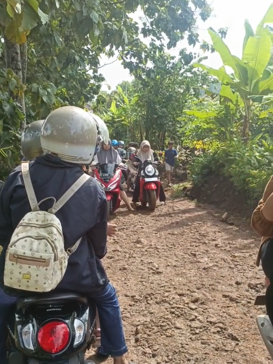 bar udan mekso neng bendungan logung😭 #bendunganlogungkudus #waduklogung #fypage #kudus24jam #masukberanda #fyp #viral 