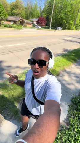 That lil walk in the sun going to hit every time 😩 #creatorsearchinsights #fyp #walks #contentcreator 