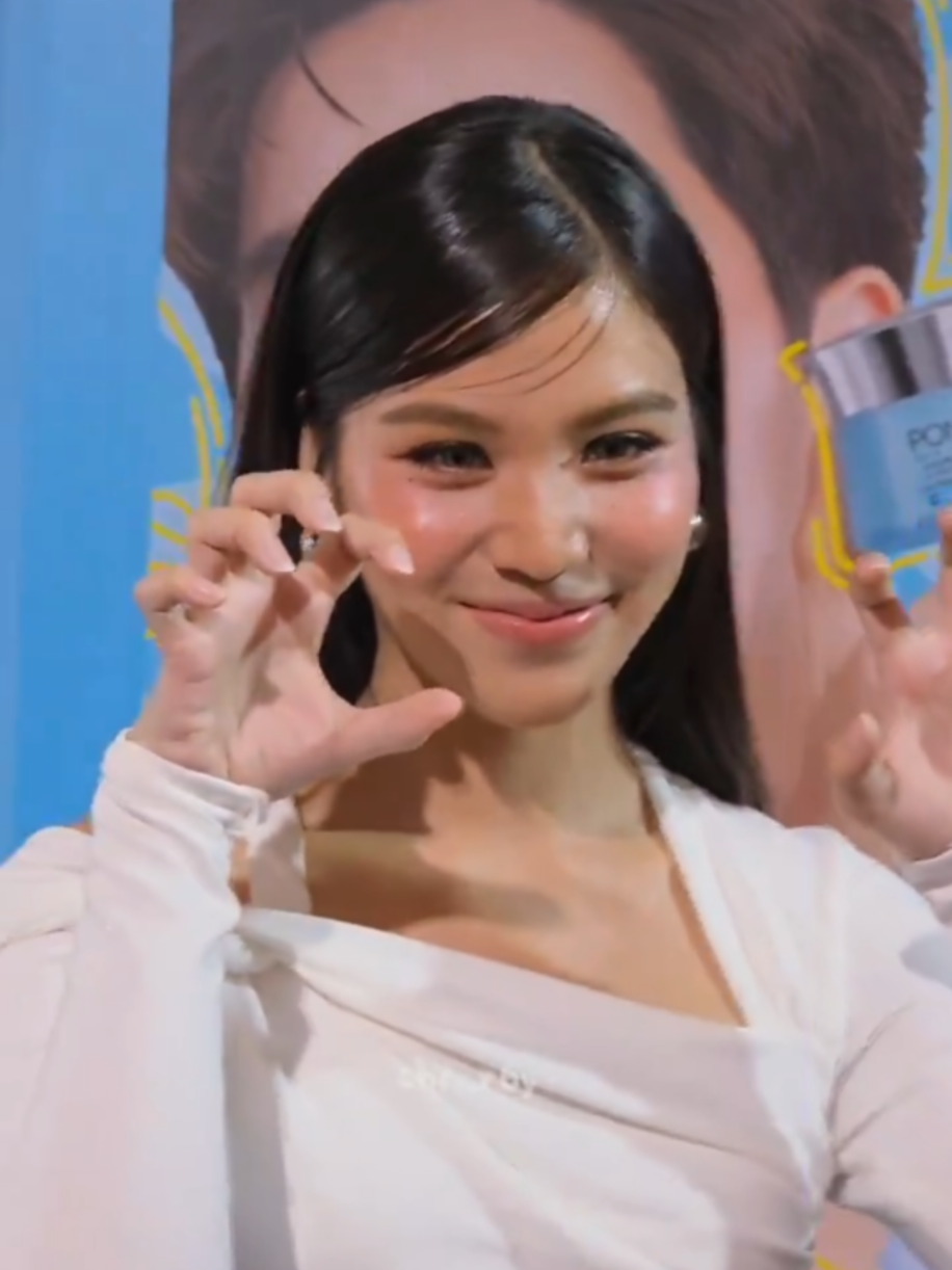 God is woman : Bonnie.  ##beonnnie #bonniepattraphus #emibonnie #model #gmmtvgirls #ustheseries #บอนนี่ #เอมี่บอนนี่ #gmmtv #girl #beauty #beautiful #godiswoman 