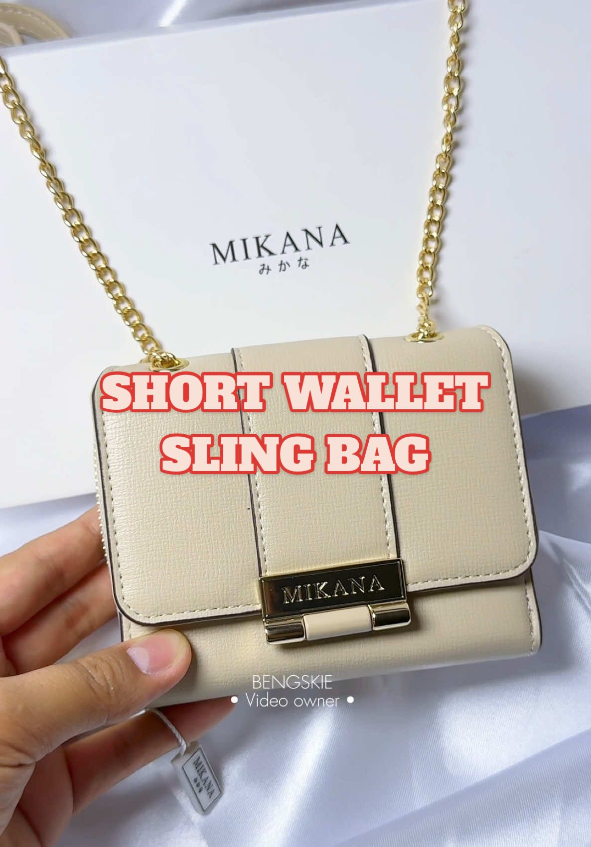 Mikana Pocket Palette Ruri Chain short sling wallet bag #walletbag #slingwallet #mikana #mikanawallet #mikanabags 