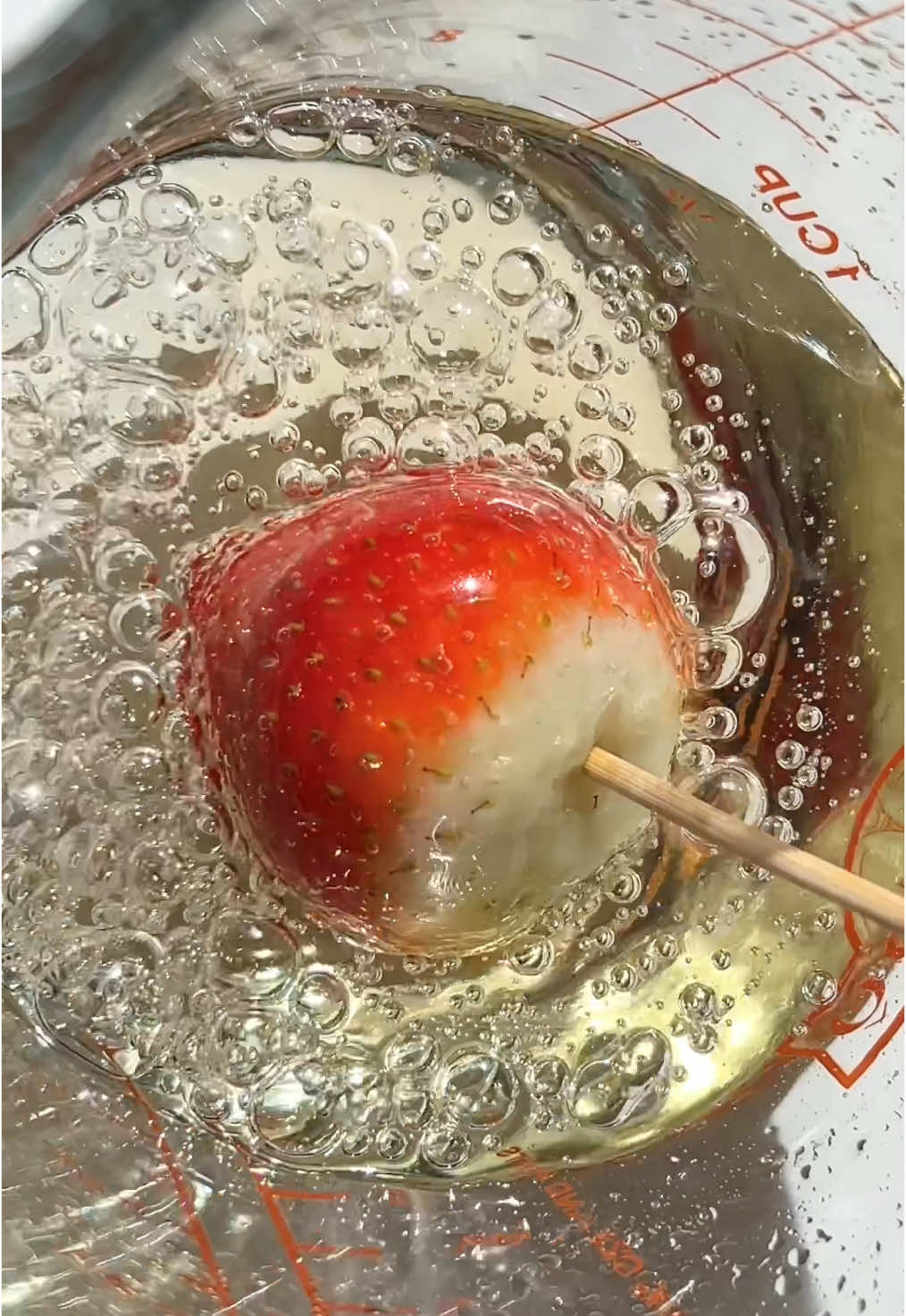 Strawberry tanghulu! 🍓 this traditional Chinese snack made easy with a microwave 📍 recipe in my bio or visit butterhand.com #tanghulu #tanghulu🍡 #strawberry #grape #sugar #candy #dessert #asmrfood