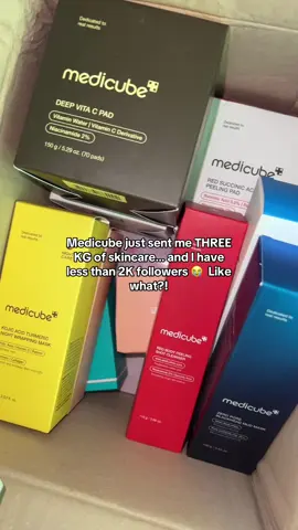 I’m not gonna lie, @medicube global has been on my vision board since I started creating 😭😭😭 #kbeauty ; #medicube ; #koreanskincare ; #prpackage ; #smallinfluencer ; #smallcontentcreator 