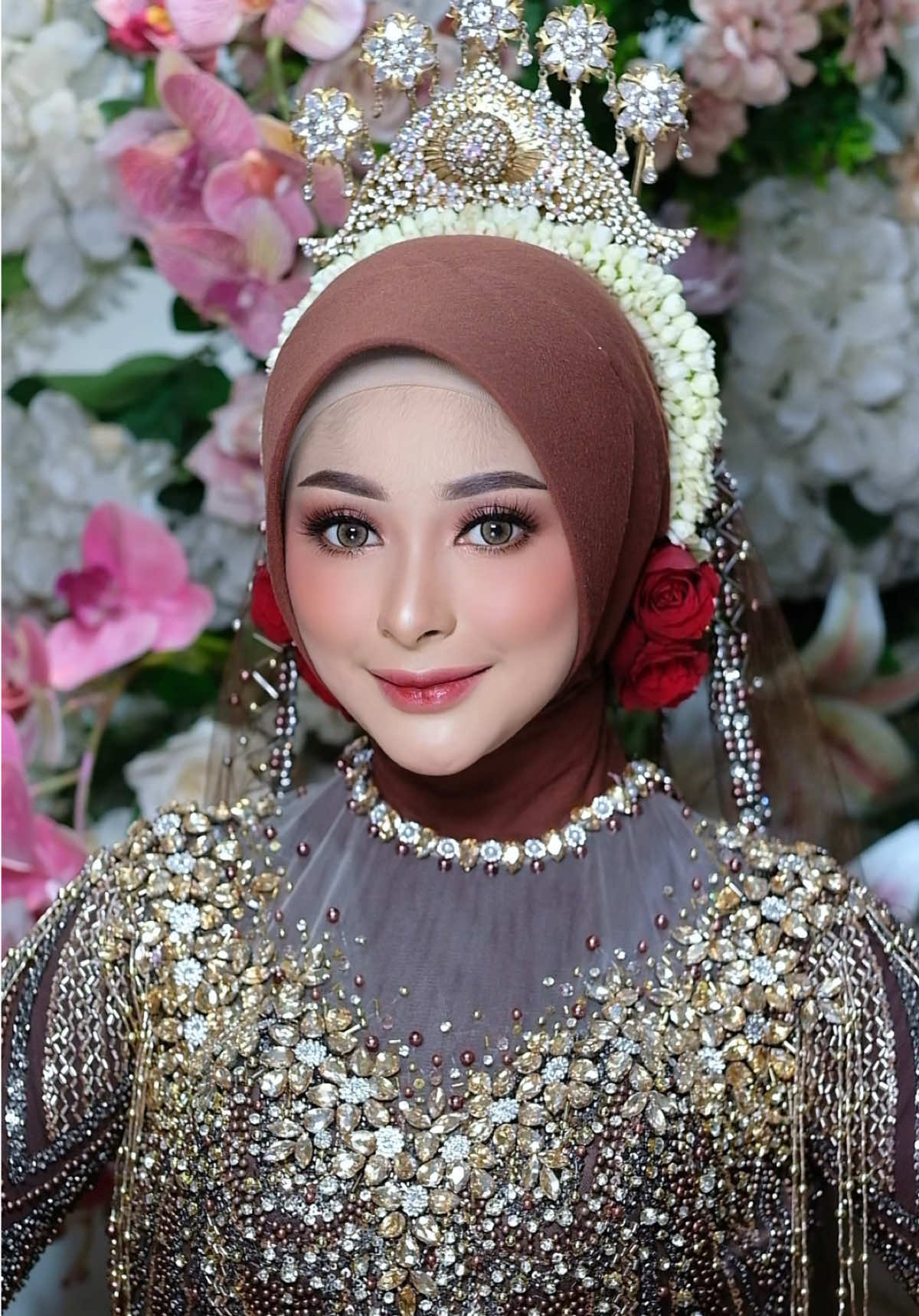 Disaat dunia per MUA an debat tentang pakem Jogja, kita bikin Jogja Putri versi hijab aja 🫶🏻🫶🏻 *Boleh beda pendapat, atau ngasih masukan .. tapi tetap dengan bahasa yang sopan dan engga saling menyakiti yaaa guys 🤗❤️  #sanggarriaskerinci #sanggarkerinciofficial #transisimakeup #beforeandaftermakeup #jogjaputrihijab 