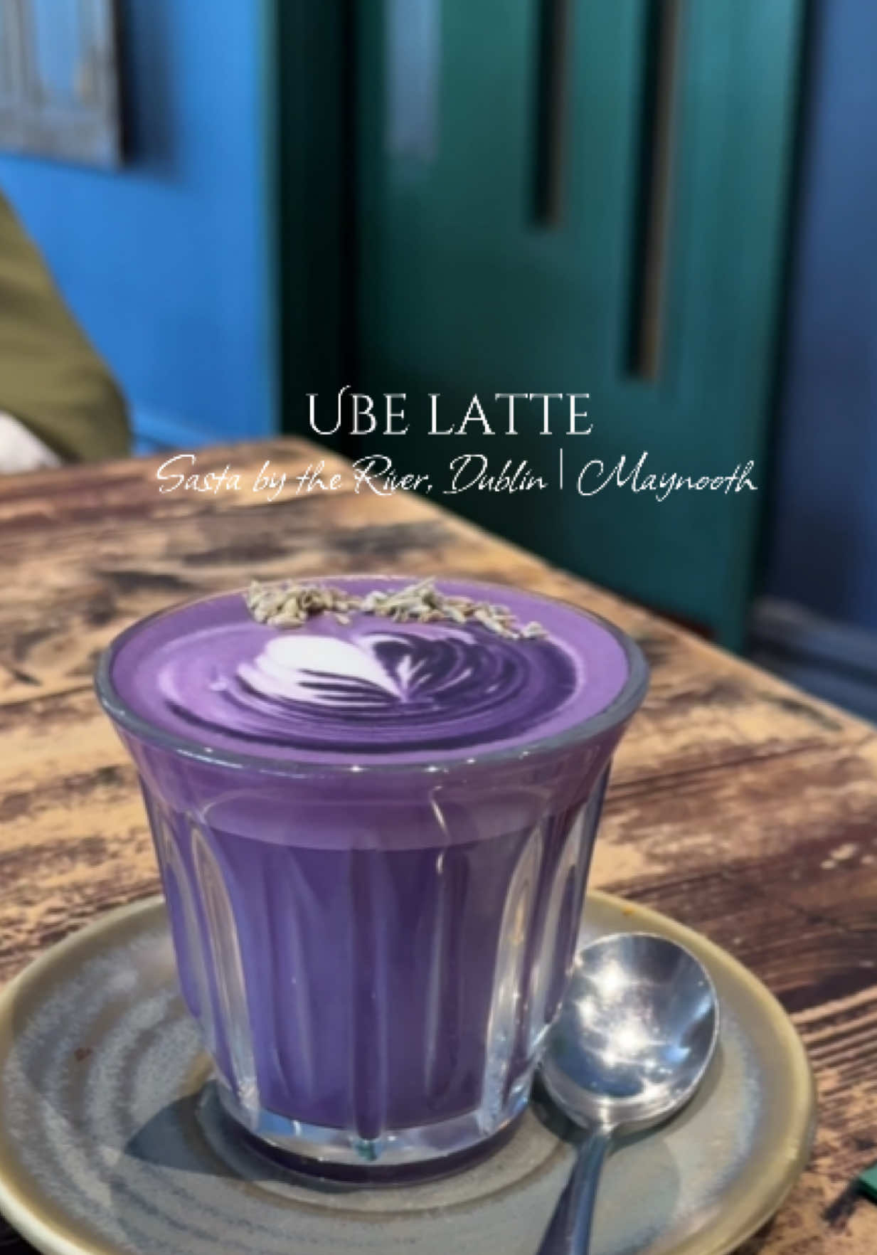 I know Ube is one of those love it or hate it flavours but I am firmly on the love it team. It is creamy, rich and just works so well in drinks and desserts 💜🪻 #exploredublin #dublinireland #maynooth #brunch #ubelatte #latte 