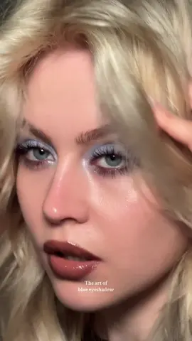There’s just something so magical about it🦋 Products: @1999beauty Pencil Liner “Barna” @Flower Knows Makeup Eyeshadow Palette @YSL Beauty Mascara @maccosmetics Lipglass “Dangerous Curves” @힌스 hince_official Highlighter Stick Balm