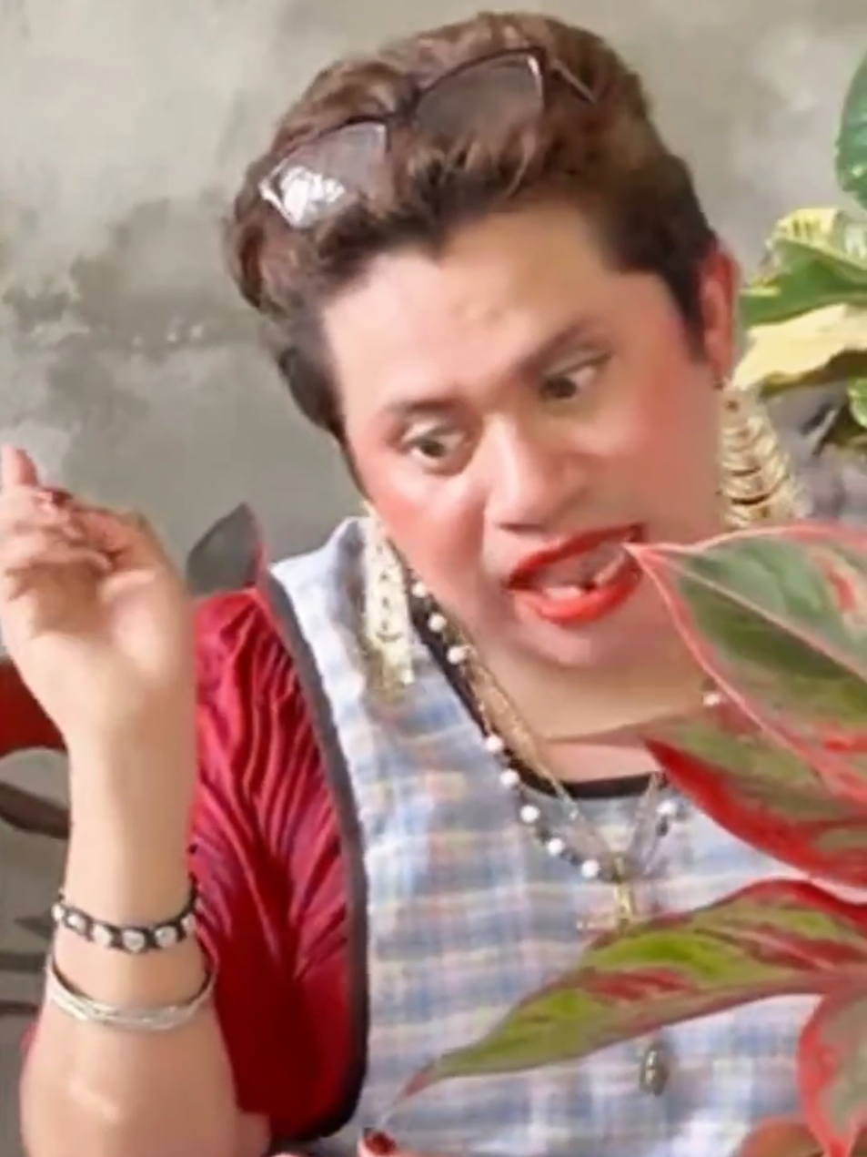 La corte de Chukyy no quiere enttrgar la vaporera!  #risas #reels #virals #risa #doñacata #doñacataydominga #fyp #flypシ #videoviral #viralreels #viralditiktok #comedia #viral #viralsong #tranding 