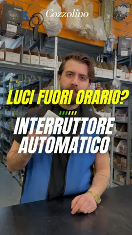 🎯 Se la tua memoria fa cilecca… ti serve un alleato elettrico! 🤯⚡ Con l’Interruttore Orario GigraLine, imposti una volta e lui accende e spegne da solo. 🕒 Programmazione giornaliera 🌙 Ideale per stufette, luci, pompe e molto altro 🧠 Comodità + risparmio = dormi sereno 🛠️ Si monta facilmente e funziona subito 💡 Lui spegne, tu ti rilassi. Facile, no? 📌 Salva il video e scopri il Gigra Line su 👉🏻:shop.cozzolinosrl.it 📹: \@altro.agency \#TimerElettrico #GigraLine #CasaSmart #RisparmioEnergetico #CozzolinoSrl #StopDimenticanze #AutomazioneDomestica #InterruttoreOrario