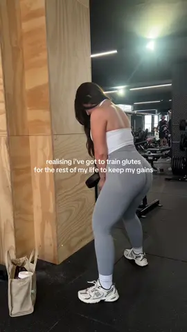 Catch me doing sumo squats in 2060 🤠 #Fitness #fitnessmotivation #gym #girlswholift #legday 