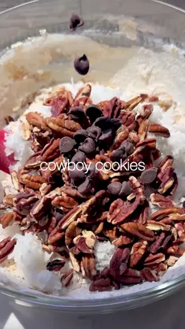 COWBOY COOKIES 🤠🍪 recipe linked in bio! #cowboycookies #cookies #cookiesoftiktok #chocolatechipcookies #brownbutter #easycookies #brownbuttercookies #cookiesoftheweek #dessert #dessertsoftiktok